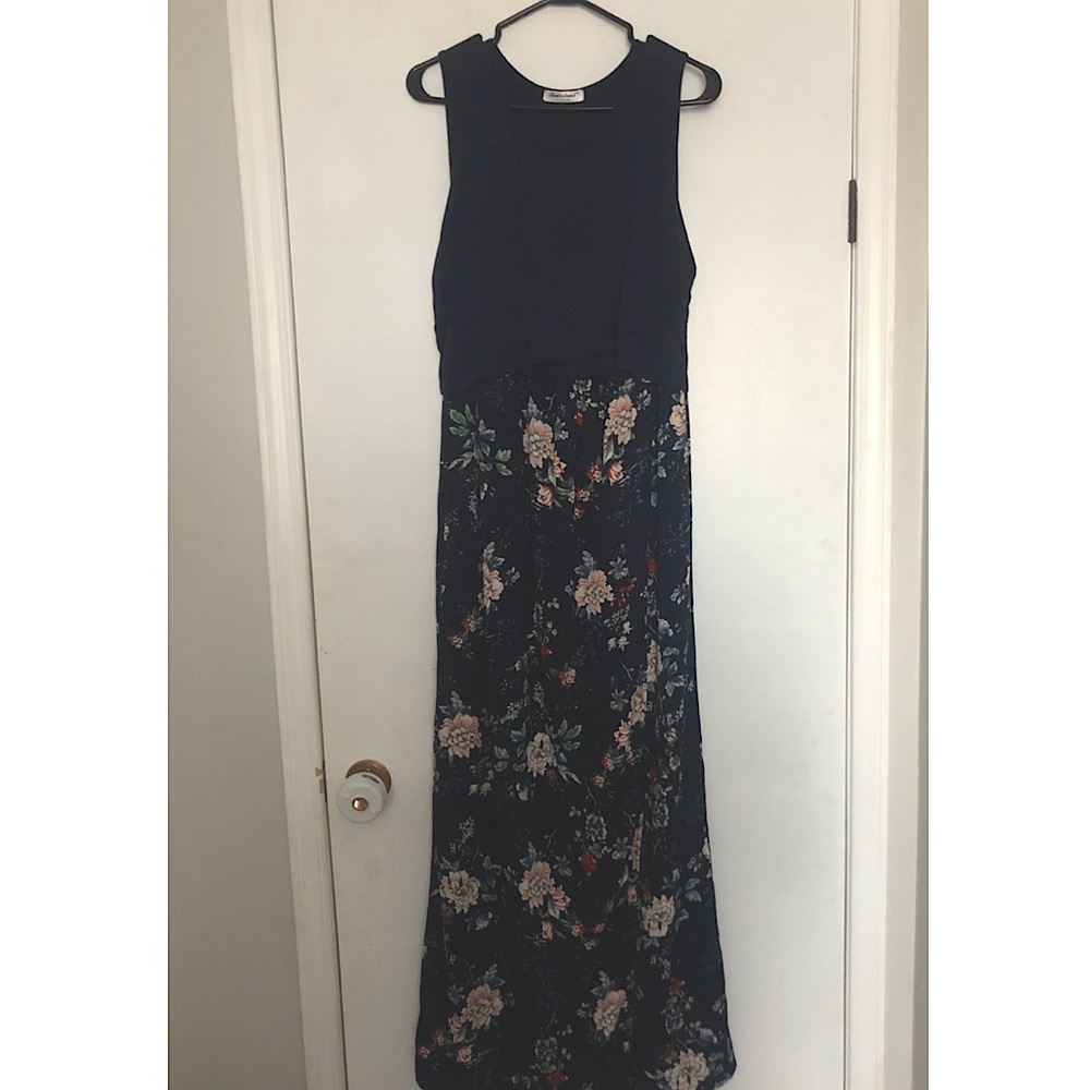 Navy blue Floral Maternity & Nursing maxi dress💙